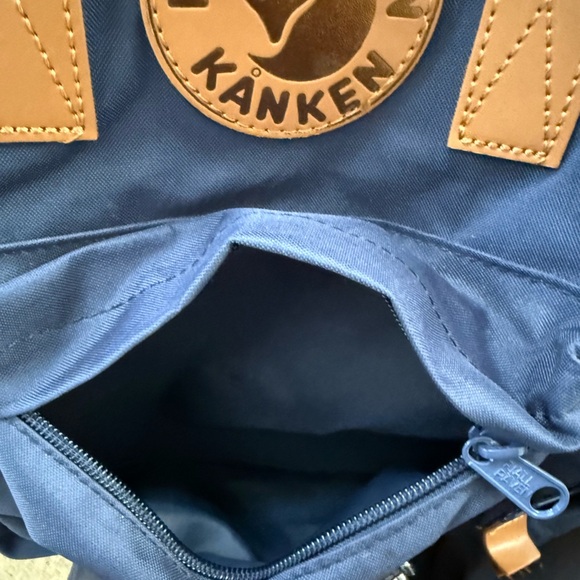 FJALLRAVEN KANKEN Laptop Navy with Gold Logo Backpack - Picture 9 of 9